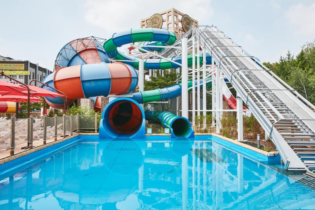 Island Castle Hotel & Waterpark Uijeongbu Exterior photo